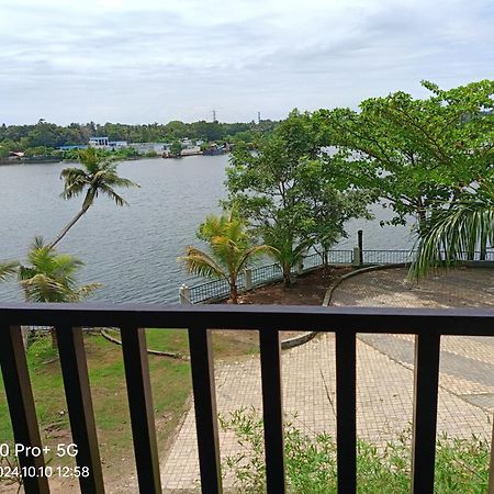 Ripples Backwater Resort, كولاّم المظهر الخارجي الصورة