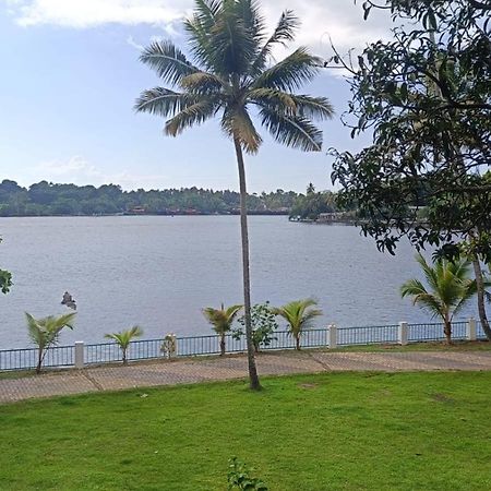 Ripples Backwater Resort, كولاّم المظهر الخارجي الصورة