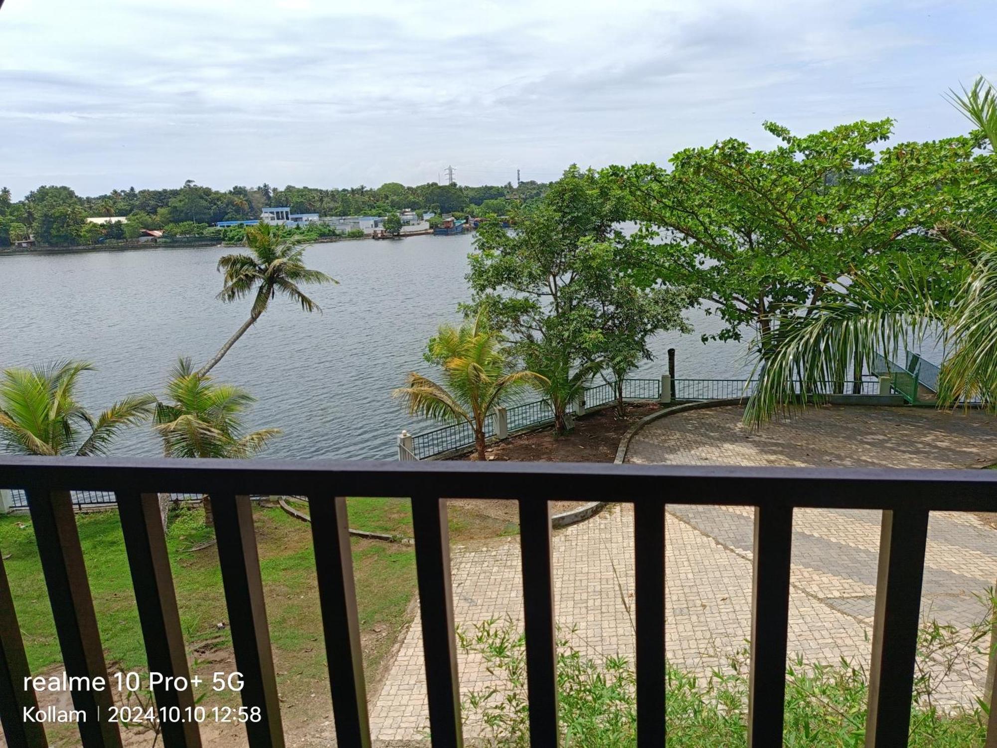 Ripples Backwater Resort, كولاّم المظهر الخارجي الصورة