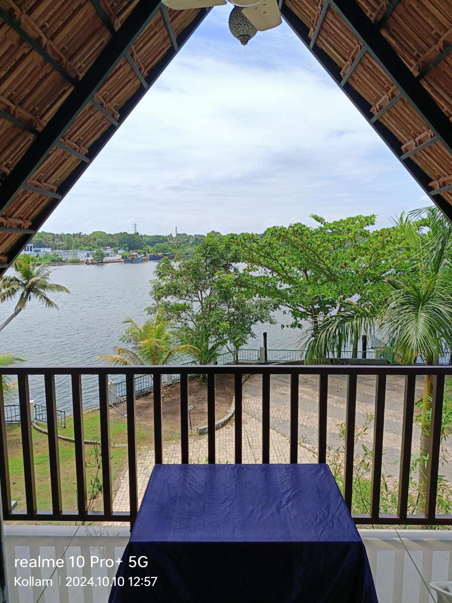 Ripples Backwater Resort, كولاّم المظهر الخارجي الصورة